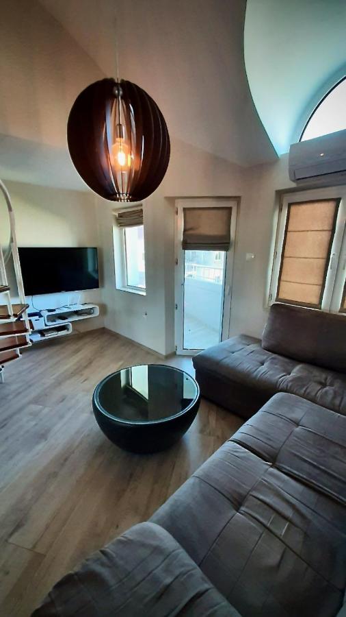 Centrally Located Apartment In Varna Exterior foto