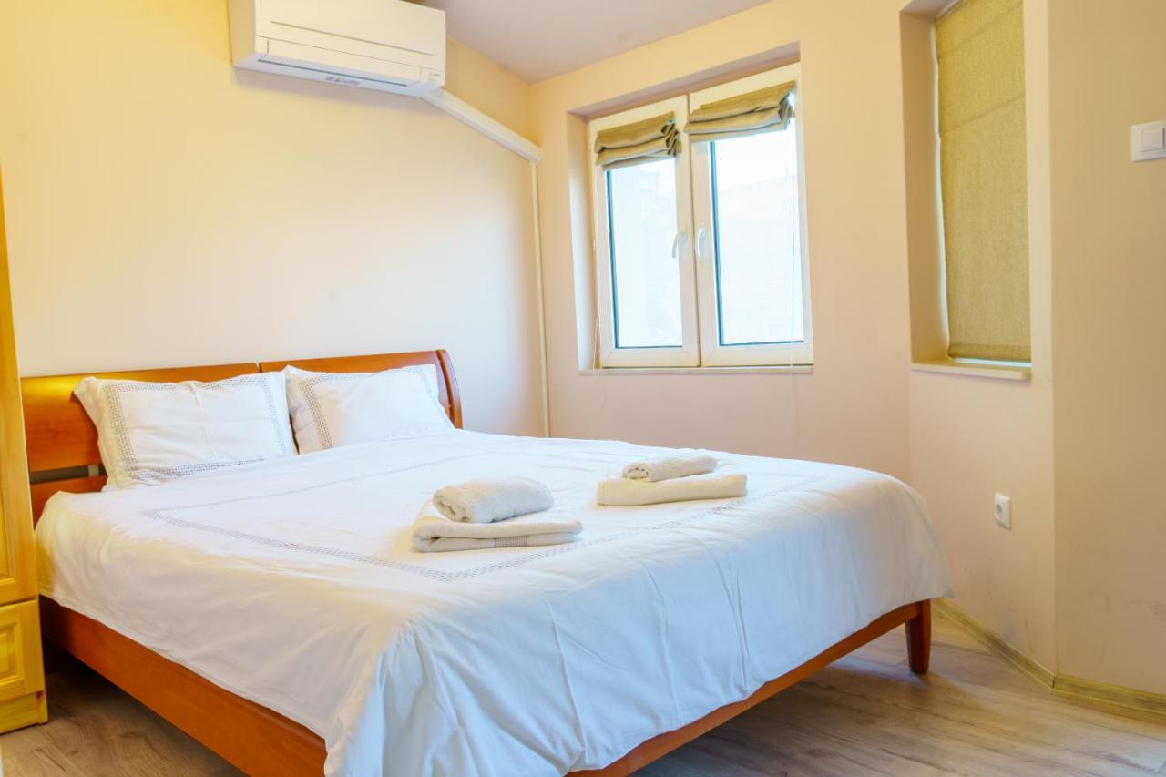Centrally Located Apartment In Varna Exterior foto